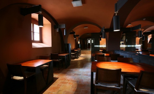 restaurace v zámku kunratice